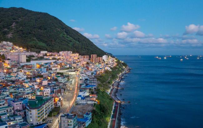 筑牢廉洁防线：新时代反腐败斗争的纵深推进